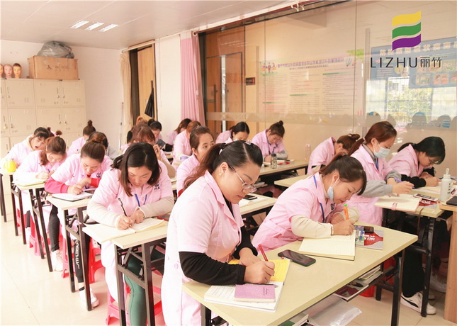 精选!花艺培训班人气榜,新鲜出炉